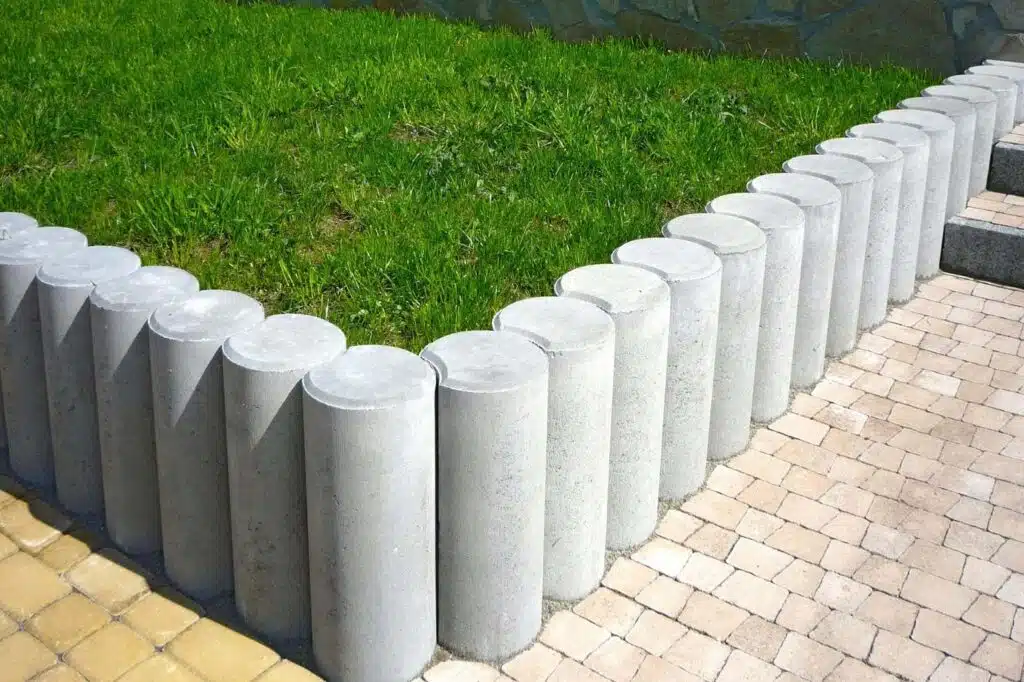 A garden protected by a mini concrete fence